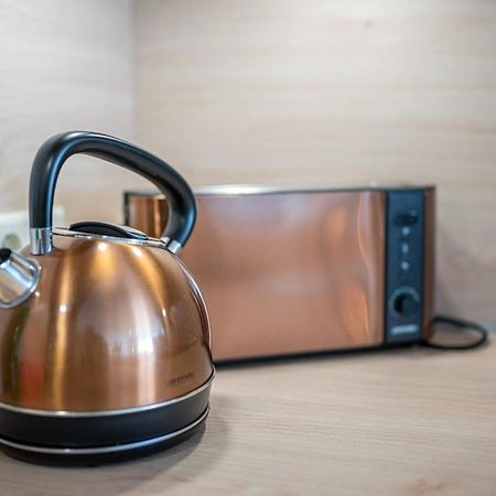 Golden Design Apartment Familie Business 6 Pers Buero Fitnessecke Naehe Messe Dus 1000 Mbit Duisburg Bagian luar foto