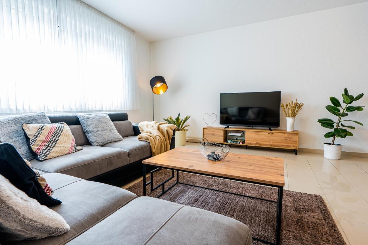 Golden Design Apartment Familie Business 6 Pers Buero Fitnessecke Naehe Messe Dus 1000 Mbit Duisburg Bagian luar foto