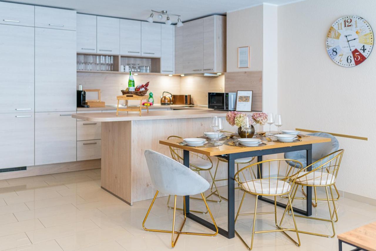 Golden Design Apartment Familie Business 6 Pers Buero Fitnessecke Naehe Messe Dus 1000 Mbit Duisburg Bagian luar foto