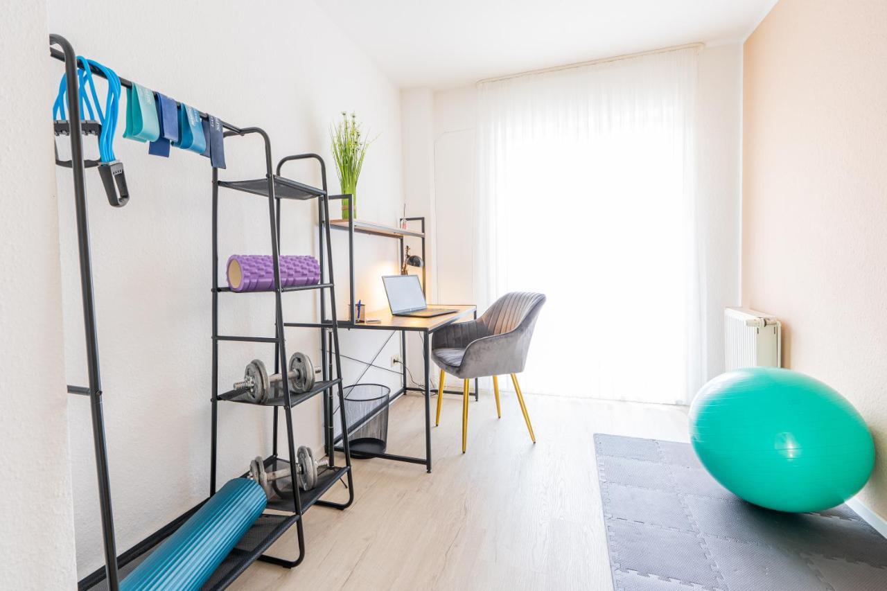 Golden Design Apartment Familie Business 6 Pers Buero Fitnessecke Naehe Messe Dus 1000 Mbit Duisburg Bagian luar foto