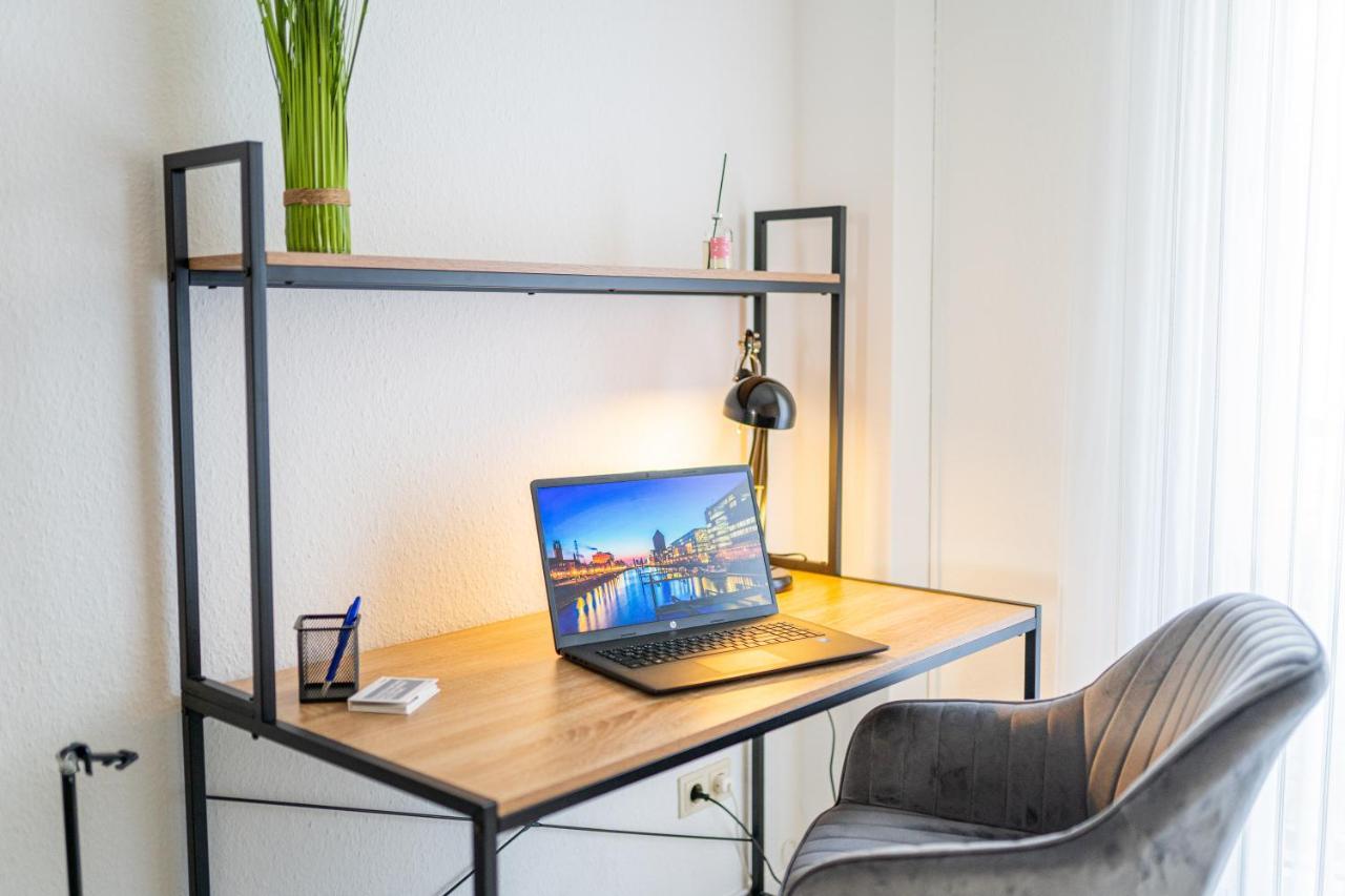Golden Design Apartment Familie Business 6 Pers Buero Fitnessecke Naehe Messe Dus 1000 Mbit Duisburg Bagian luar foto
