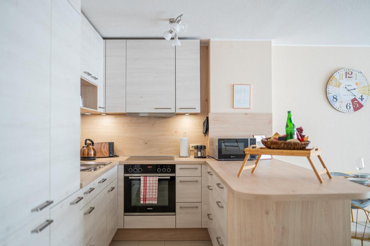 Golden Design Apartment Familie Business 6 Pers Buero Fitnessecke Naehe Messe Dus 1000 Mbit Duisburg Bagian luar foto
