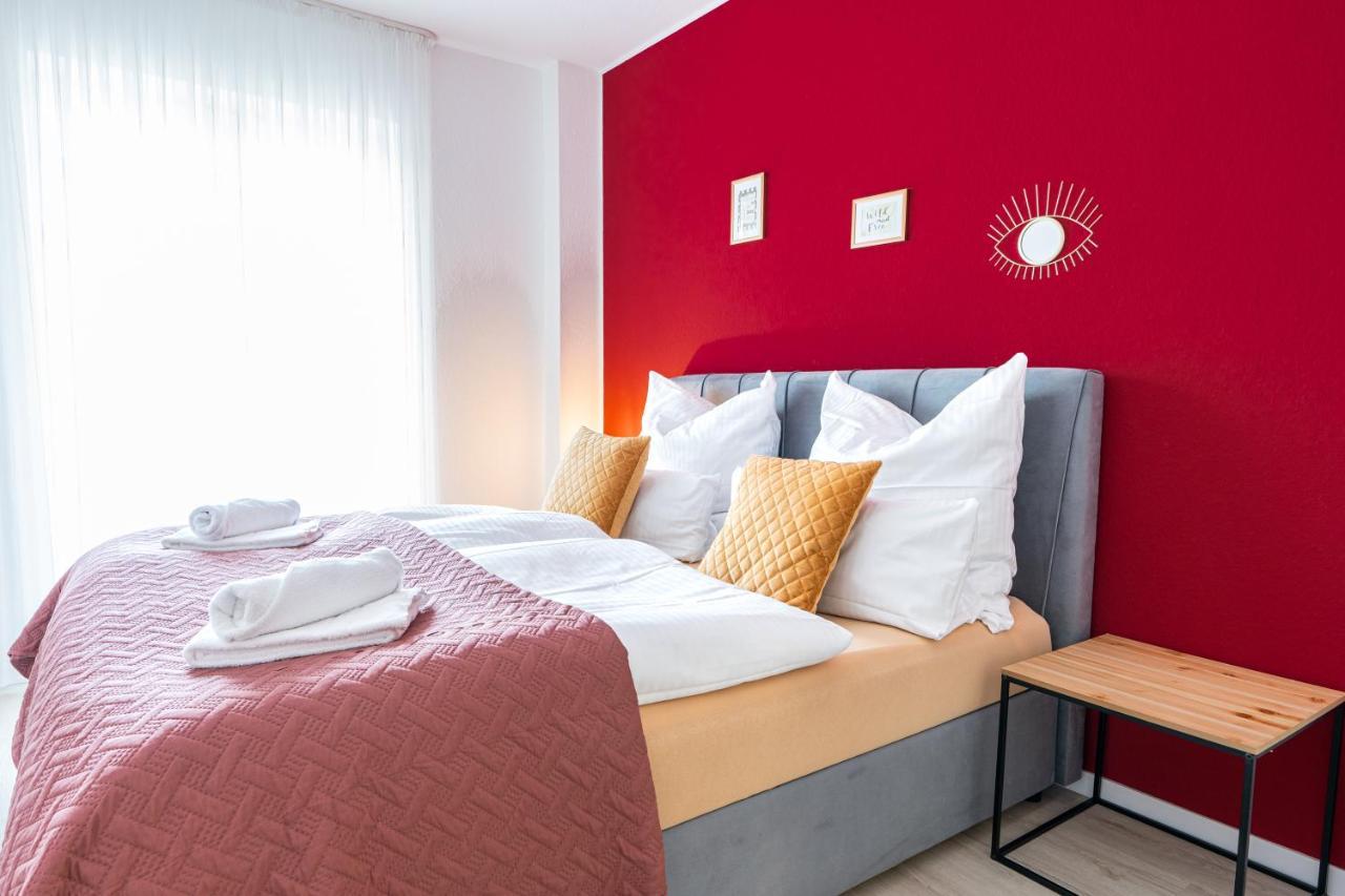 Golden Design Apartment Familie Business 6 Pers Buero Fitnessecke Naehe Messe Dus 1000 Mbit Duisburg Bagian luar foto