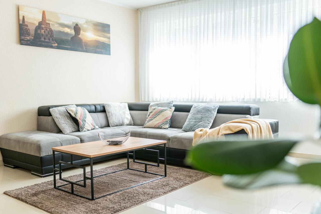 Golden Design Apartment Familie Business 6 Pers Buero Fitnessecke Naehe Messe Dus 1000 Mbit Duisburg Bagian luar foto