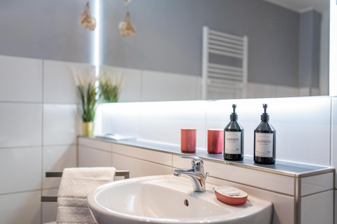 Golden Design Apartment Familie Business 6 Pers Buero Fitnessecke Naehe Messe Dus 1000 Mbit Duisburg Bagian luar foto