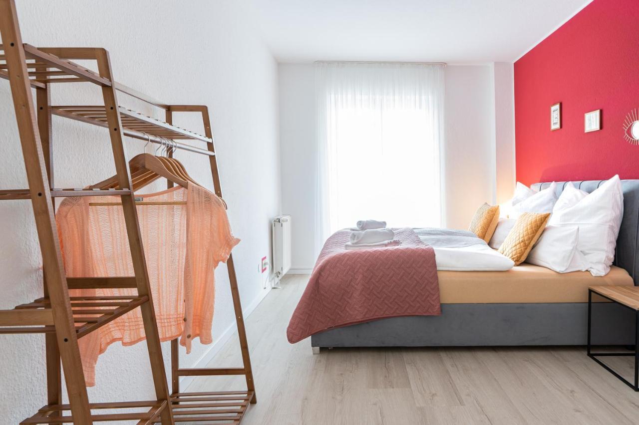 Golden Design Apartment Familie Business 6 Pers Buero Fitnessecke Naehe Messe Dus 1000 Mbit Duisburg Bagian luar foto
