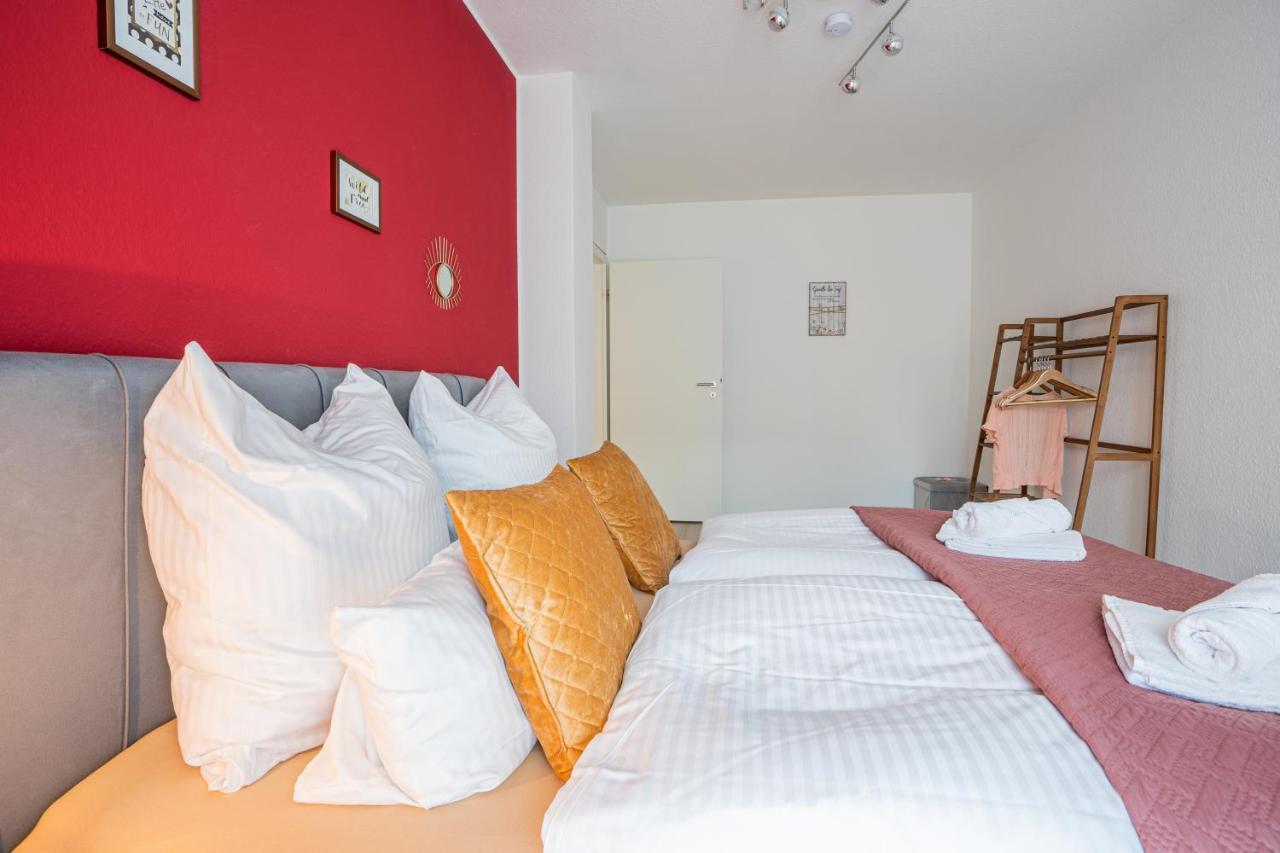 Golden Design Apartment Familie Business 6 Pers Buero Fitnessecke Naehe Messe Dus 1000 Mbit Duisburg Bagian luar foto