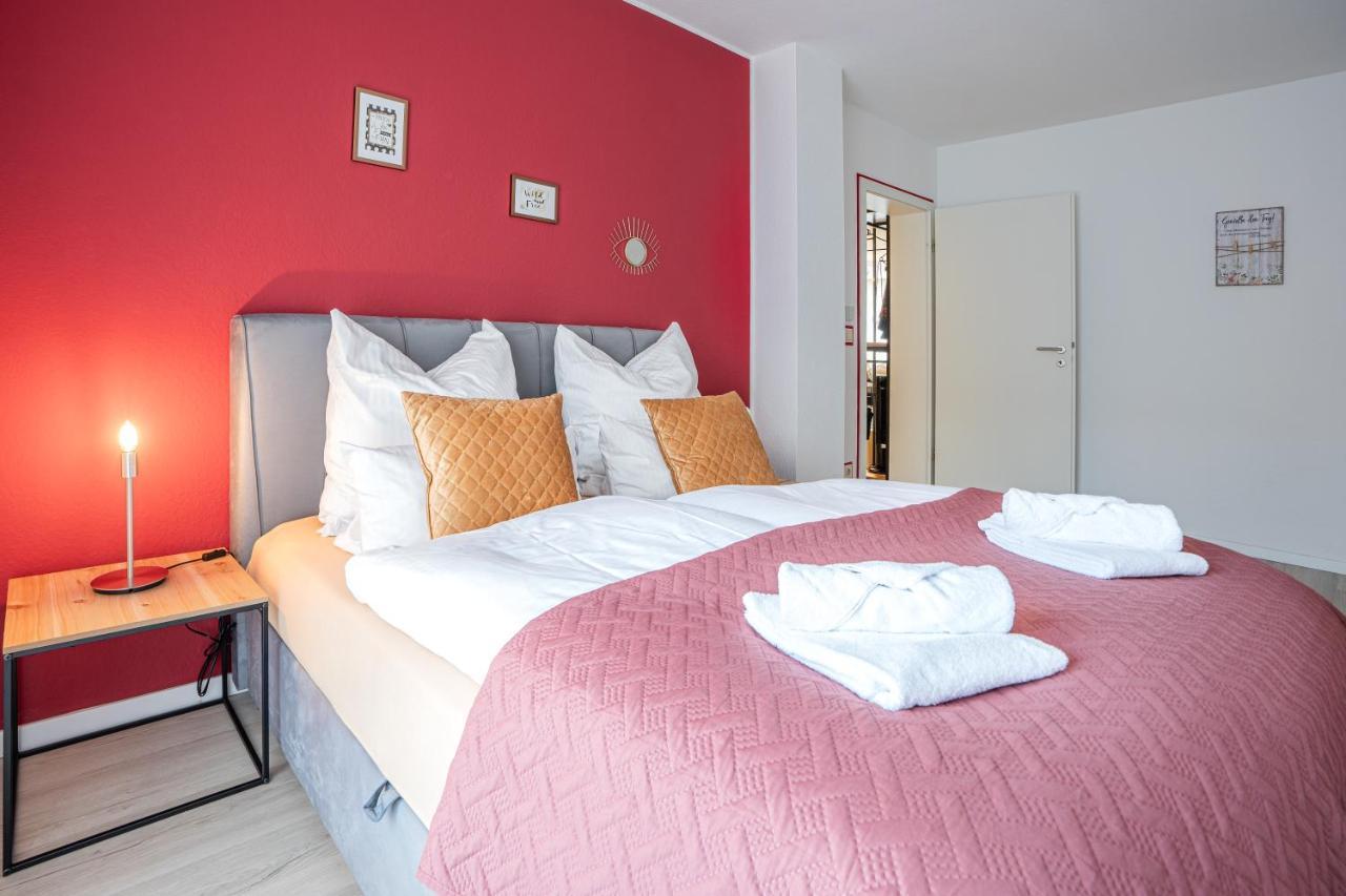Golden Design Apartment Familie Business 6 Pers Buero Fitnessecke Naehe Messe Dus 1000 Mbit Duisburg Bagian luar foto